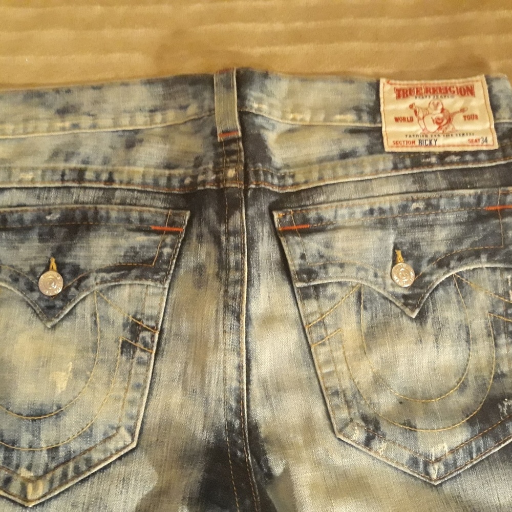 Tru= Ricky jeans destroyed look. 38x32